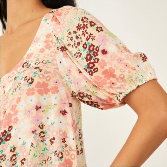 Floral Button-Down Women's Top - Picture 7 of 8
